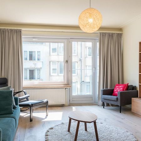 Helene, Appartement Vlakbij Het Strand Oostende Bagian luar foto